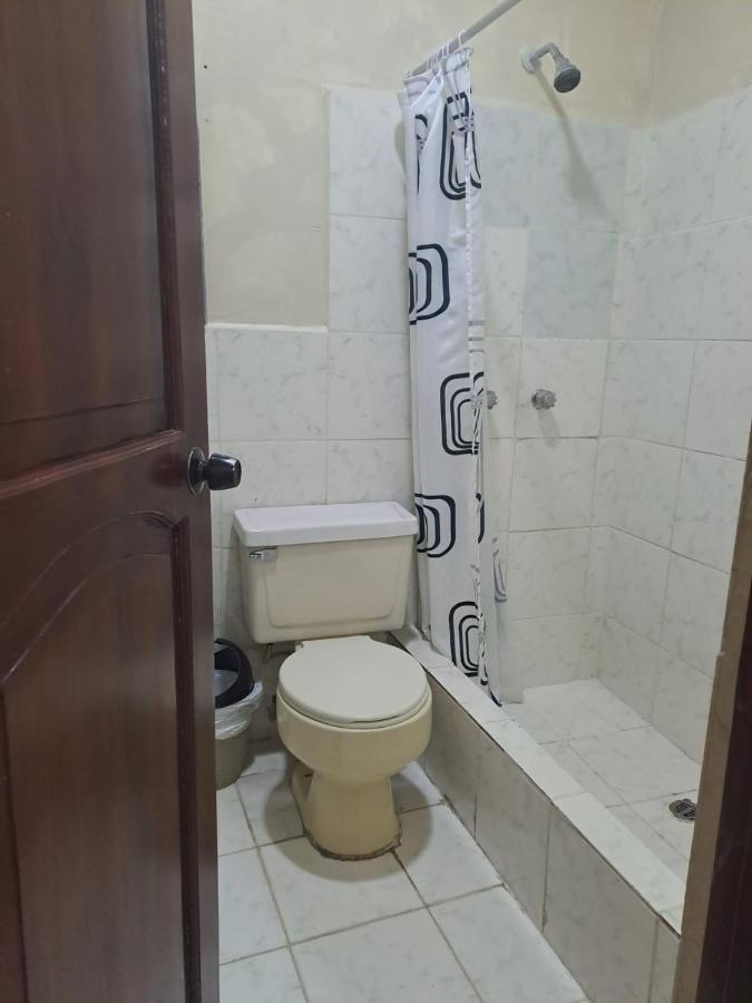 גוויאקיל Atlantic Suites Hotel מראה חיצוני תמונה