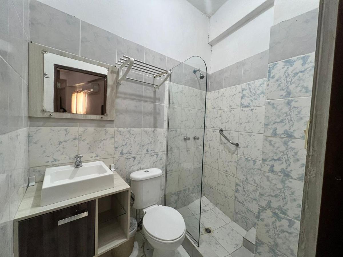 גוויאקיל Atlantic Suites Hotel מראה חיצוני תמונה