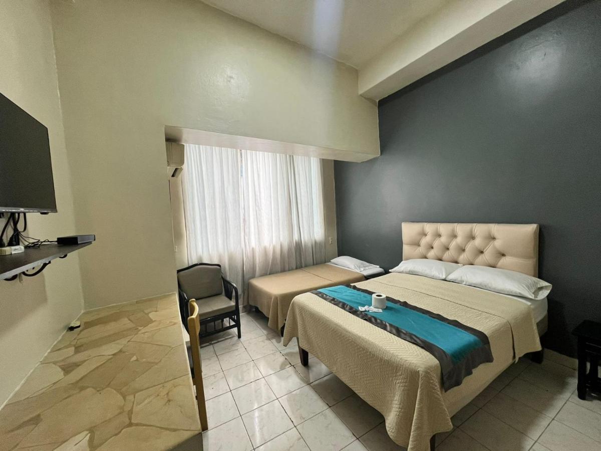 גוויאקיל Atlantic Suites Hotel מראה חיצוני תמונה