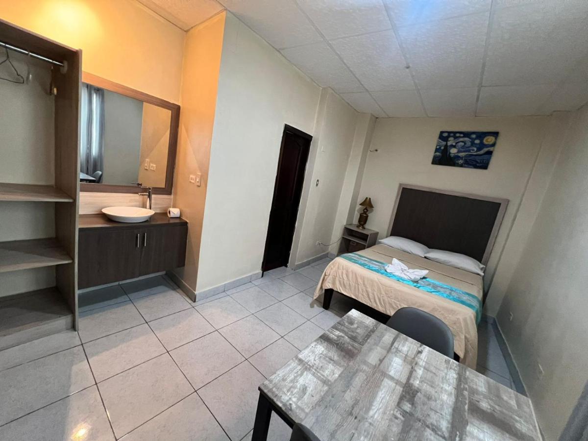 גוויאקיל Atlantic Suites Hotel מראה חיצוני תמונה