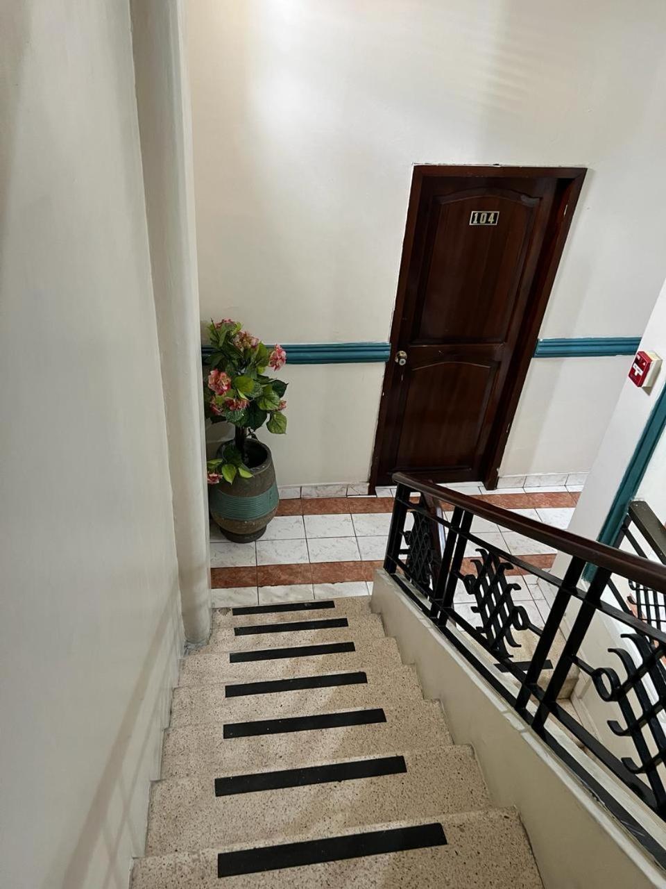 גוויאקיל Atlantic Suites Hotel מראה חיצוני תמונה