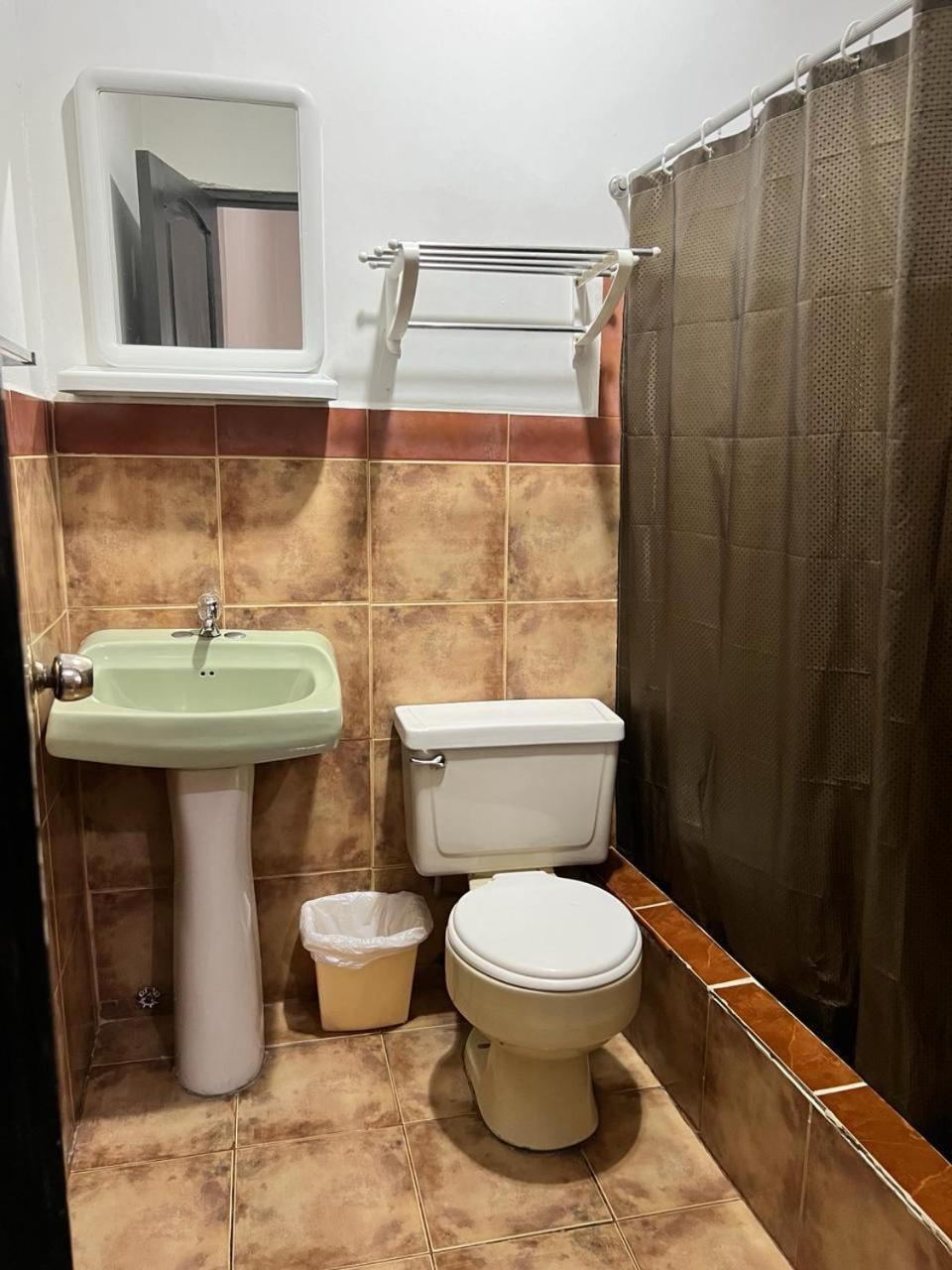 גוויאקיל Atlantic Suites Hotel מראה חיצוני תמונה