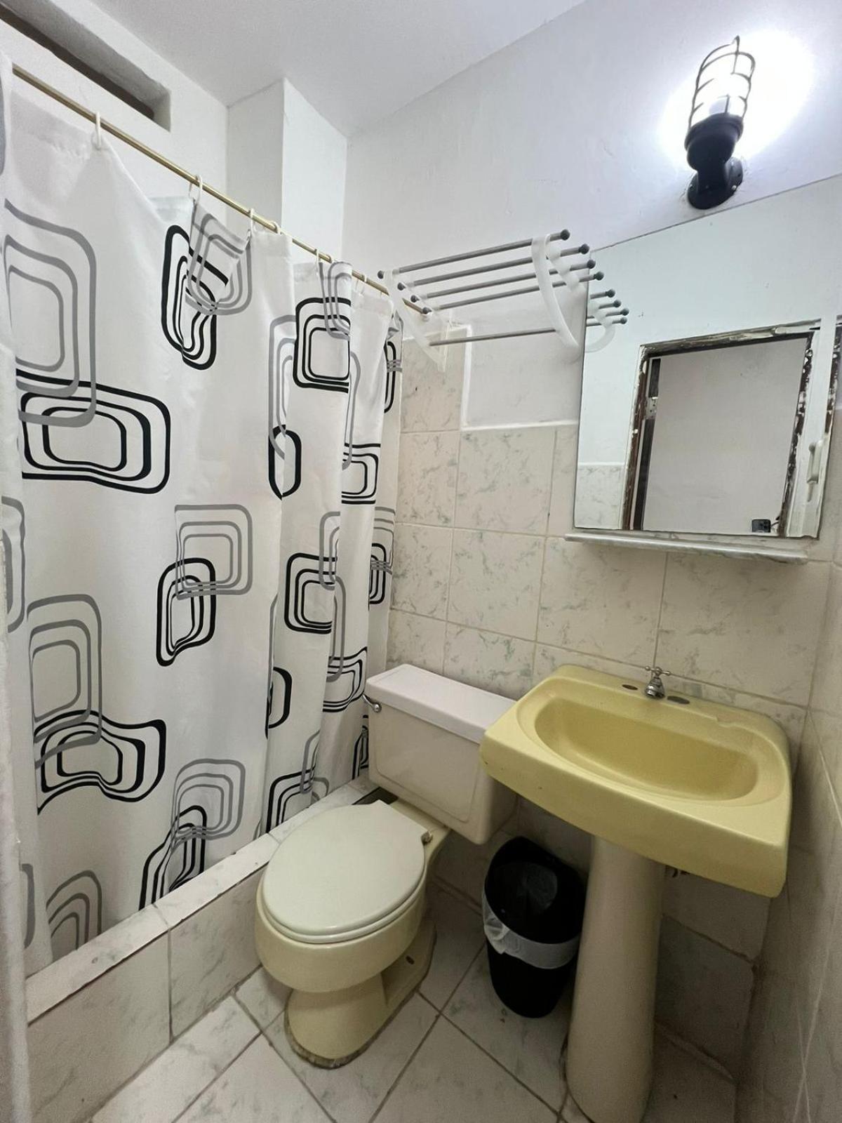 גוויאקיל Atlantic Suites Hotel מראה חיצוני תמונה