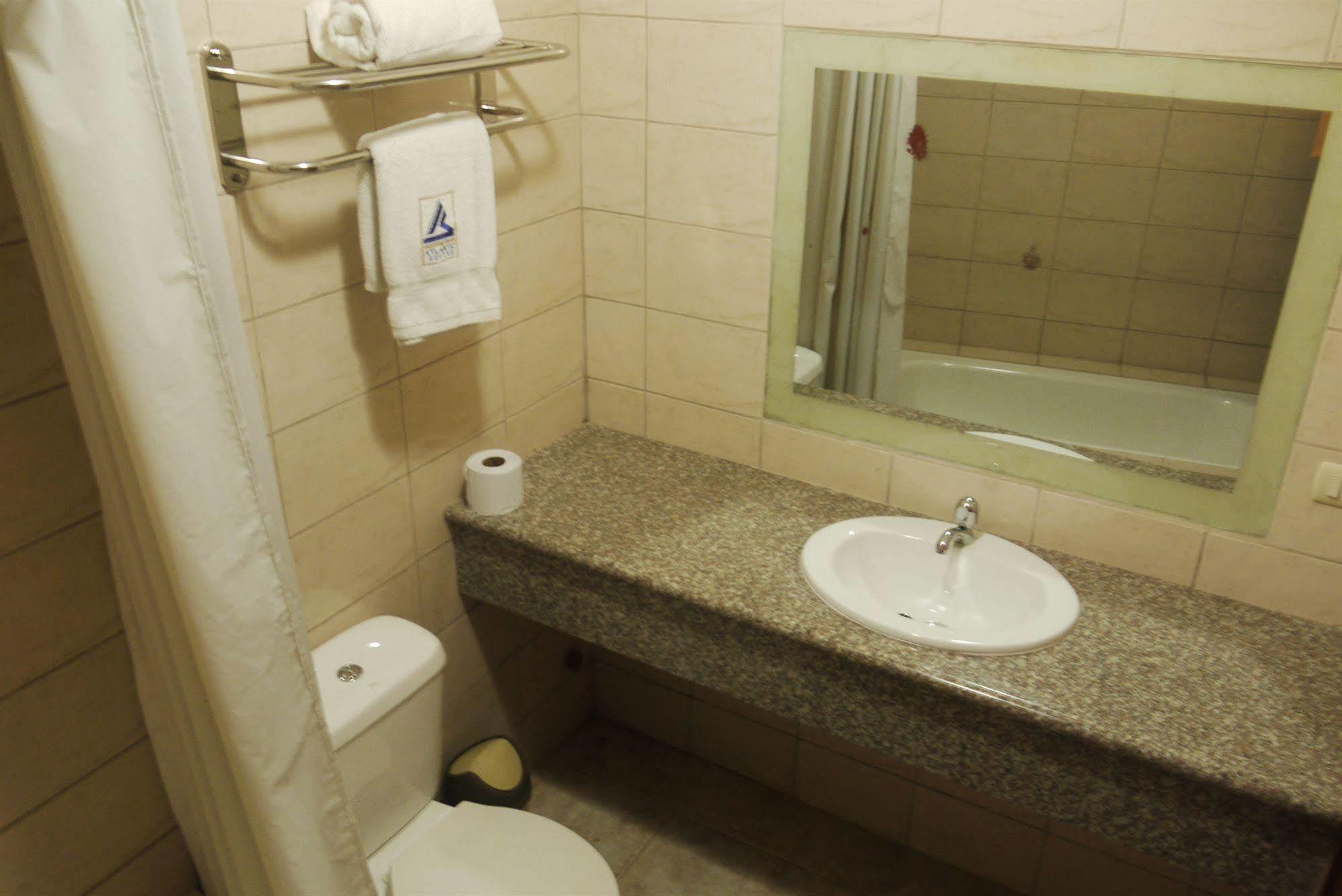 גוויאקיל Atlantic Suites Hotel מראה חיצוני תמונה