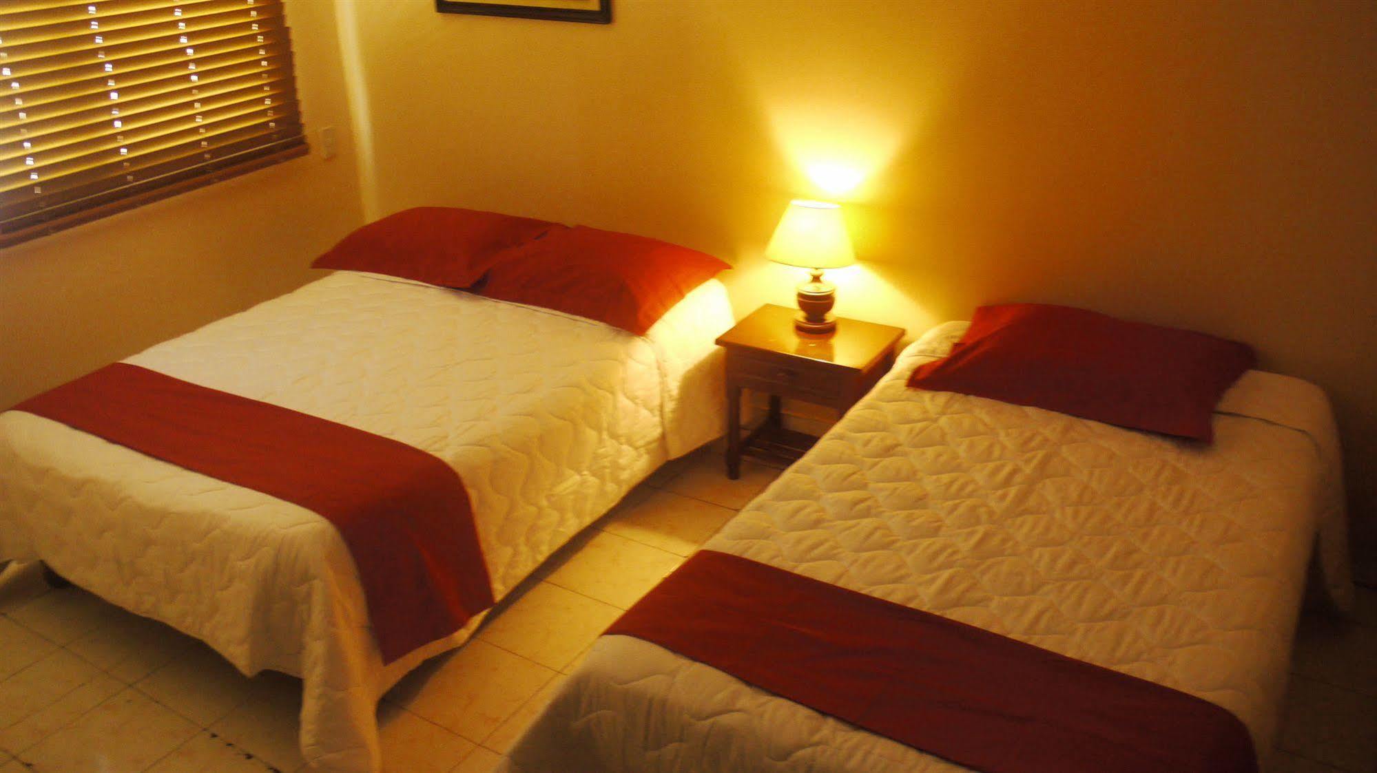 גוויאקיל Atlantic Suites Hotel מראה חיצוני תמונה
